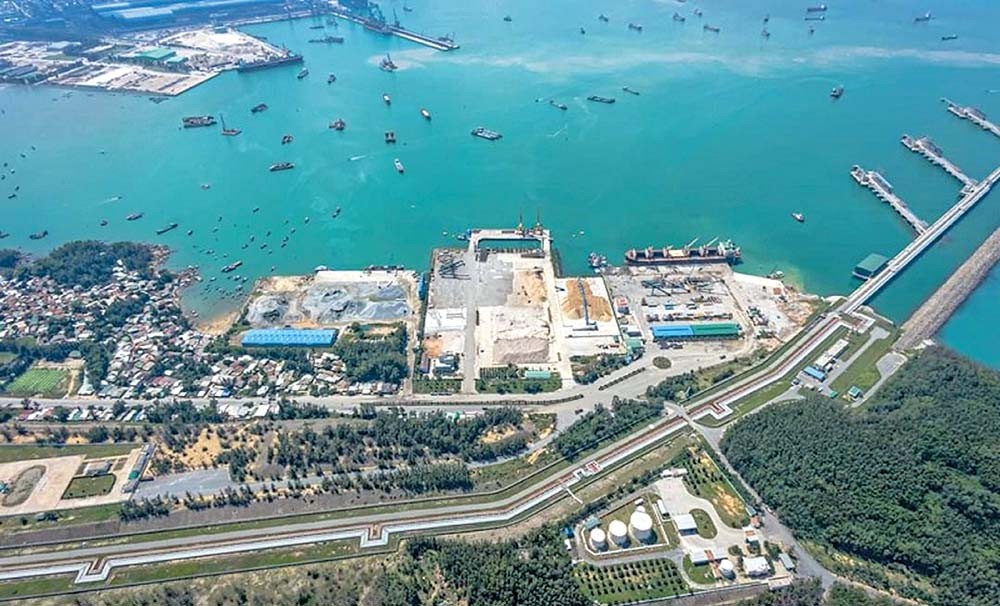 Cho thuê xe 4 chỗ Núi Thành – Chu Lai có tài xế | Giá 2026