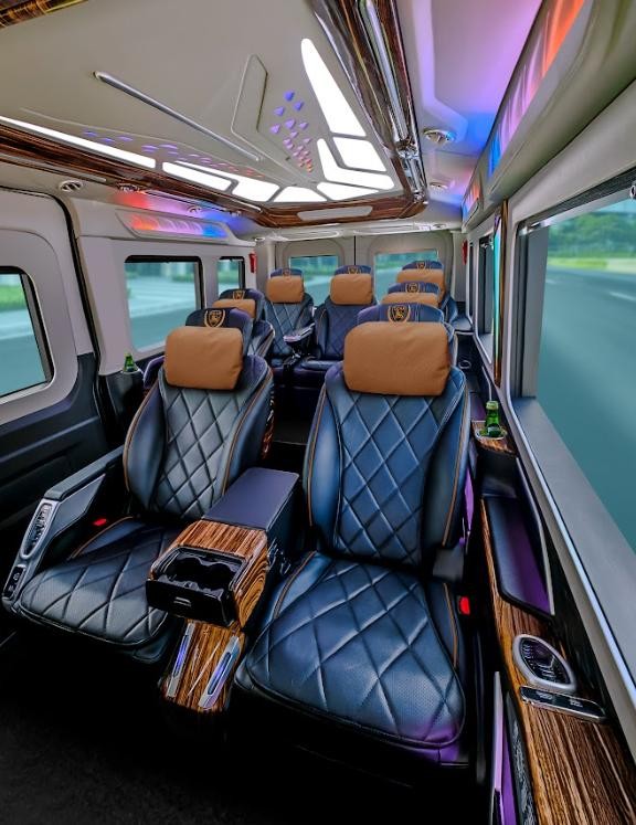 [2026] Bảng giá thuê xe limousine 9 chỗ tại Núi Thành
