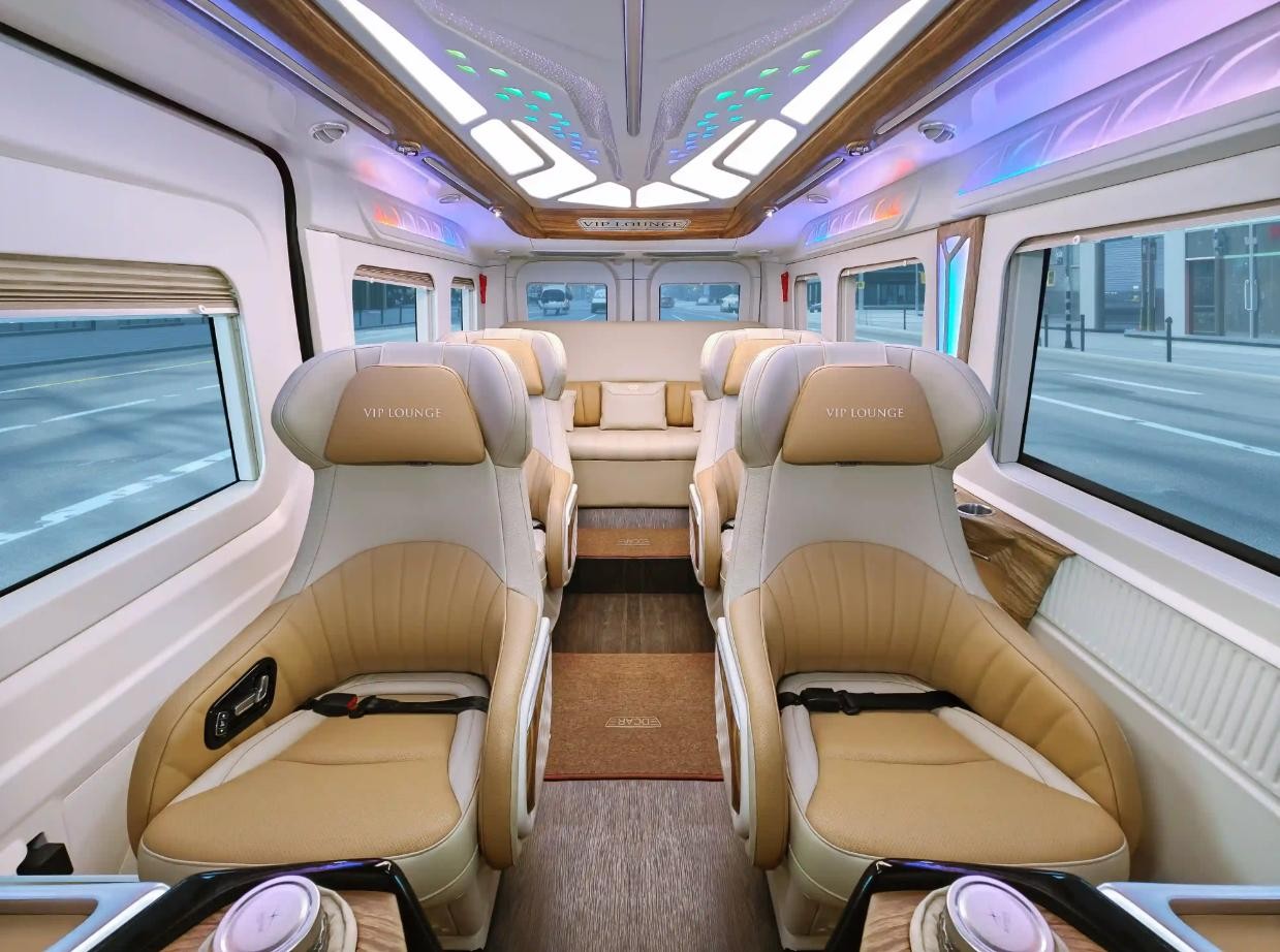 [2026] Bảng giá thuê xe limousine 9 chỗ tại Núi Thành